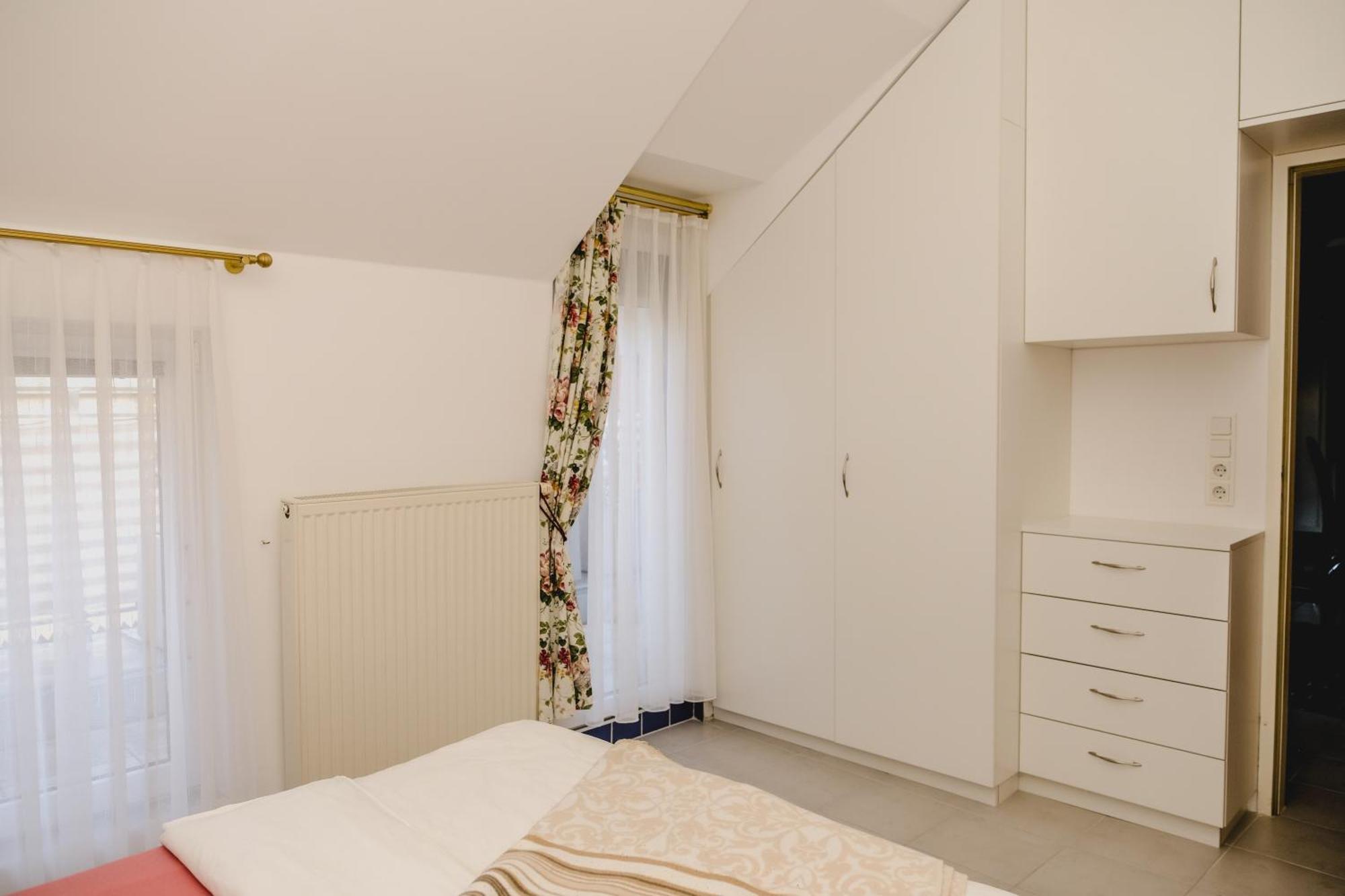 Terrace Apartment Near Volksoper And City Centre Vienna Exterior photo